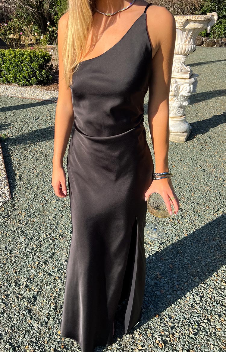 Marriot Black One Shoulder Formal Maxi Dress | Beginning Boutique AU Marriot Black One Shoulder Formal Maxi Dress | Beginning Boutique AU