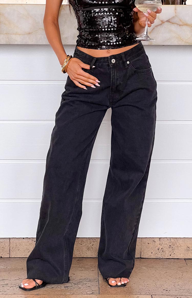 Boyfriend Jeans Outfit Mom Jeans Black Belt She's Yours Black Wide
