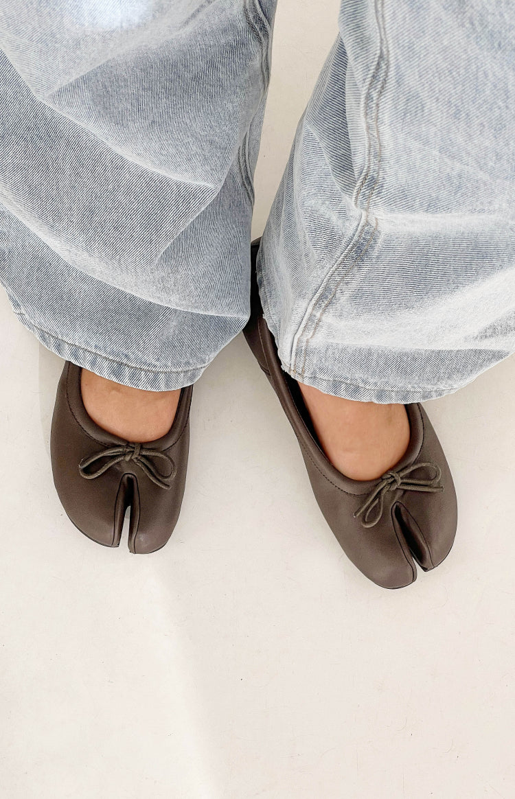 Beginning Boutique Therapy Hoshi Chocolate Ballet Flat chocolate faux leather tabi split toe ballet flats with a small bow