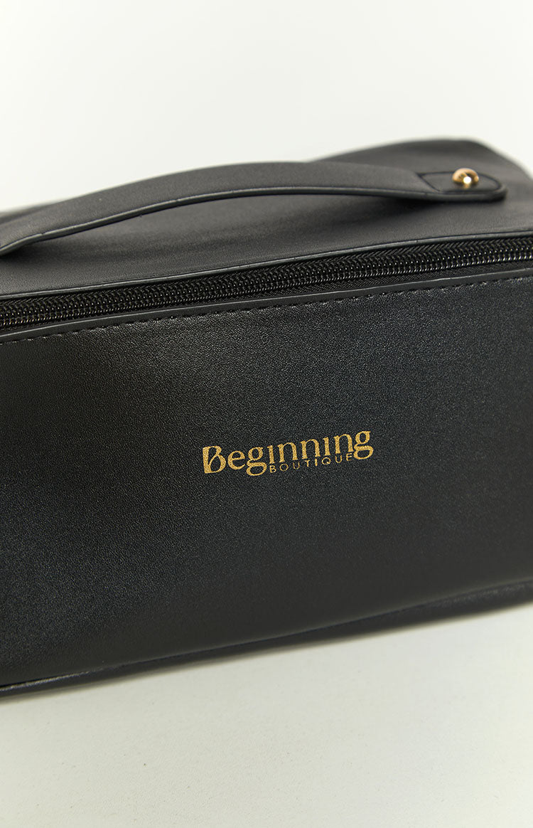 Beginning Boutique Black Zipper Cosmetic Bag Image