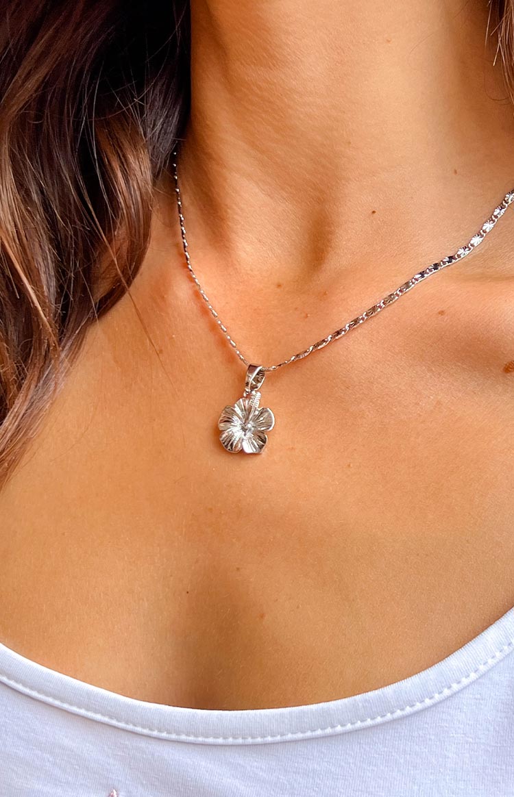 Silver necklace flower sales