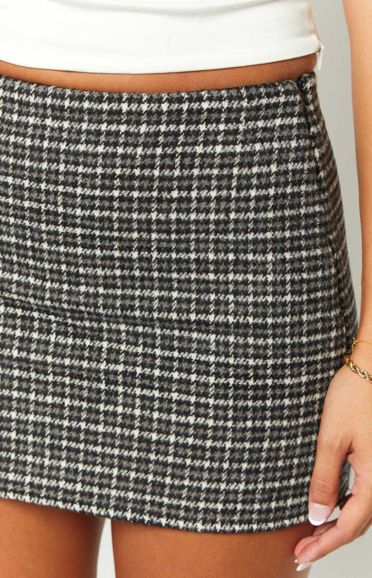 Dark Grey Plaid Low-Rise Pleated Mini Skirt